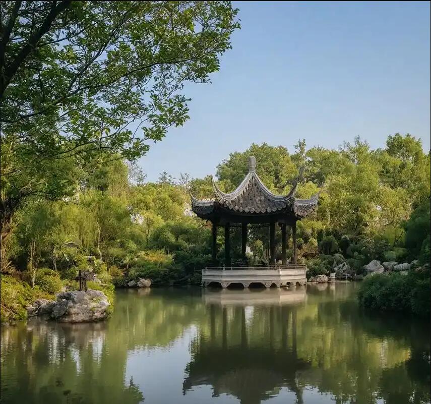 茄子河区雨寒宾馆有限公司